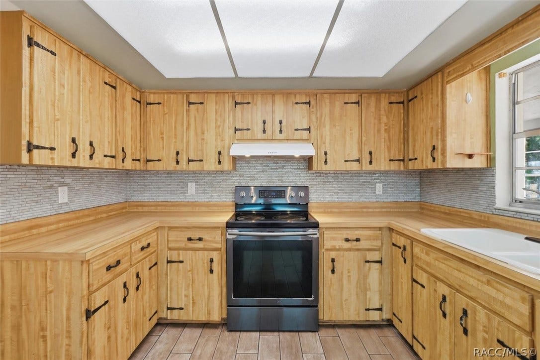 6930 W Sasser Street, Homosassa, FL 34446 6930 W Sasser Street, Homosassa, FL 34446