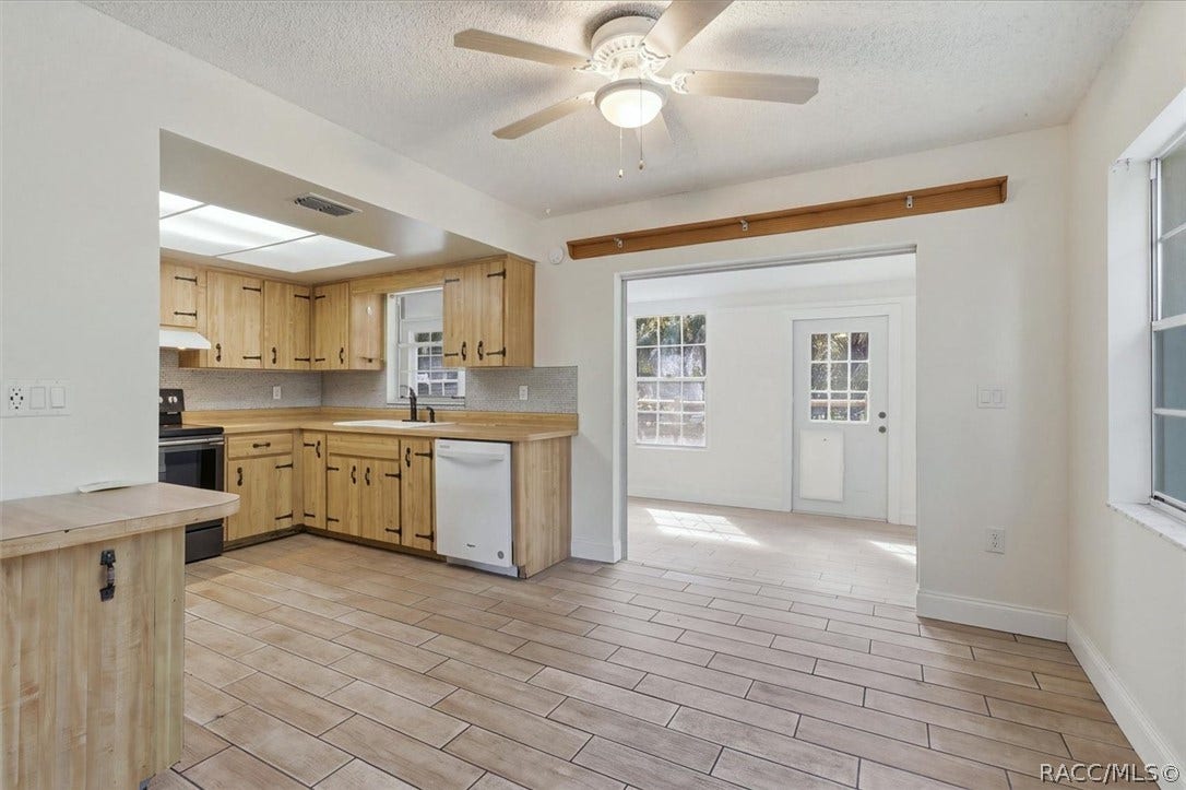 6930 W Sasser Street, Homosassa, FL 34446 6930 W Sasser Street, Homosassa, FL 34446