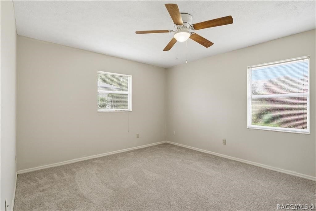 6068 W Douneray Loop, Crystal River, FL 34429
