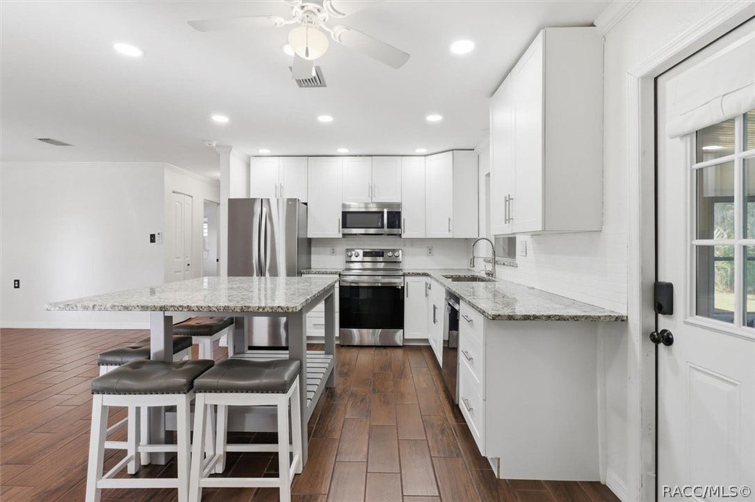 7635 W Mesa Lane, Homosassa, FL 34448 7635 W Mesa Lane, Homosassa, FL 34448