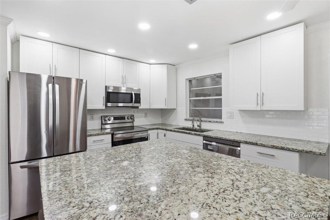 7635 W Mesa Lane, Homosassa, FL 34448 7635 W Mesa Lane, Homosassa, FL 34448