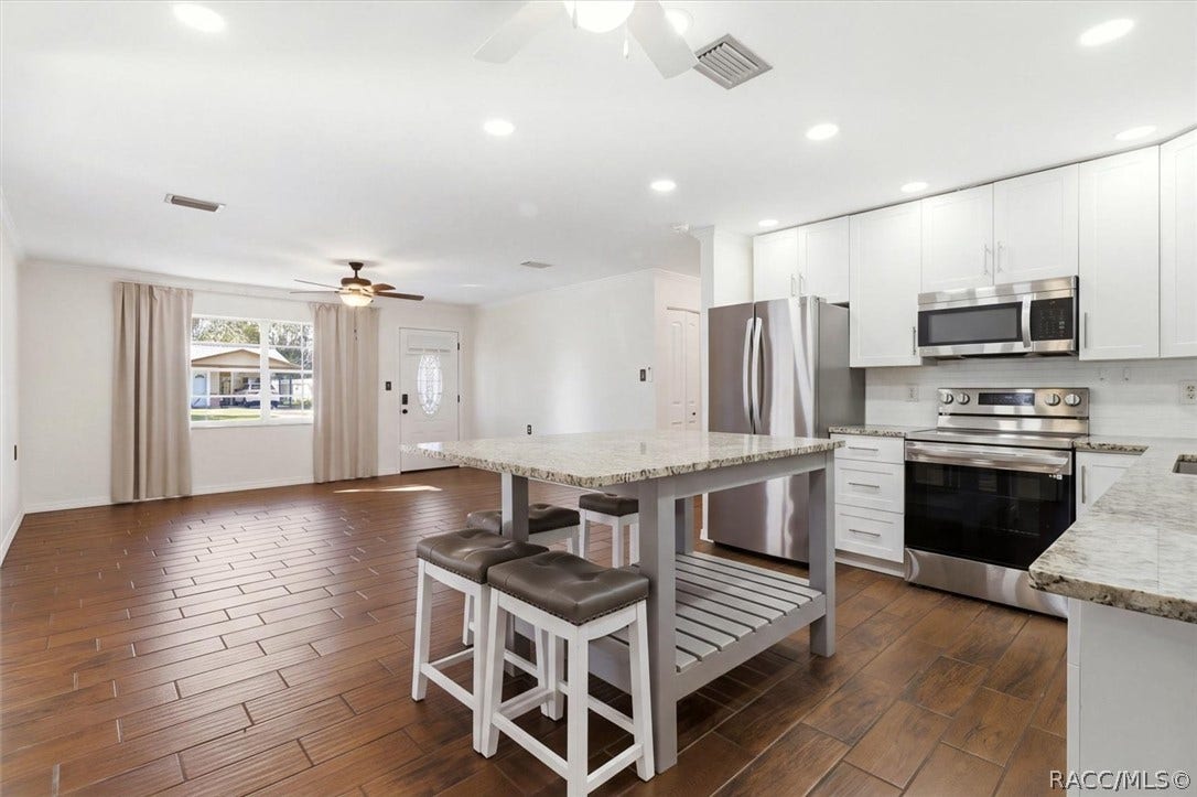 7635 W Mesa Lane, Homosassa, FL 34448 7635 W Mesa Lane, Homosassa, FL 34448