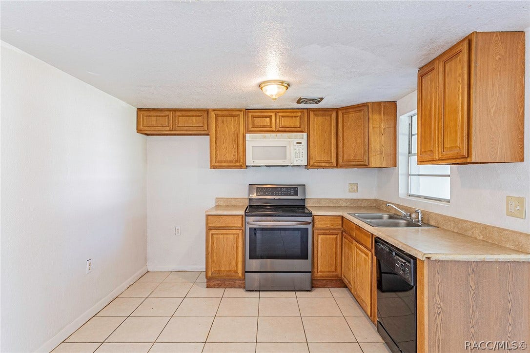 6 S Jefferson Street, Beverly Hills, FL 34465