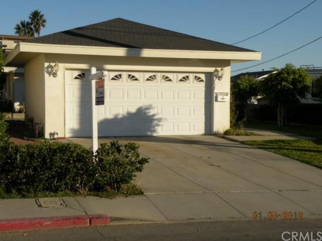 Property photo for 707 W Acacia Avenue, El Segundo, CA