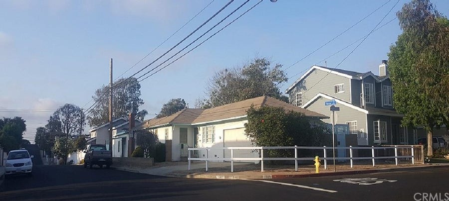 Property photo for 1601 Mathews Avenue, Manhattan Beach, CA