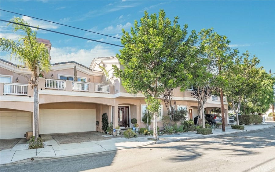 Property photo for 1009 Lilienthal Lane, Redondo Beach, CA