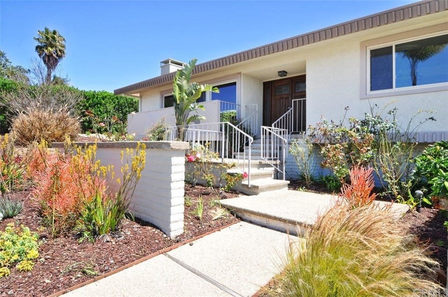 Property photo for 7168 Crest Road, Rancho Palos Verdes, CA