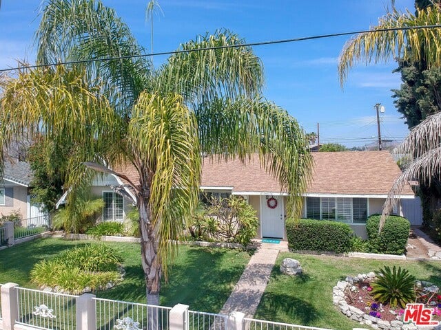 Property photo for 23823 VICTORY Boulevard, West Hills, CA