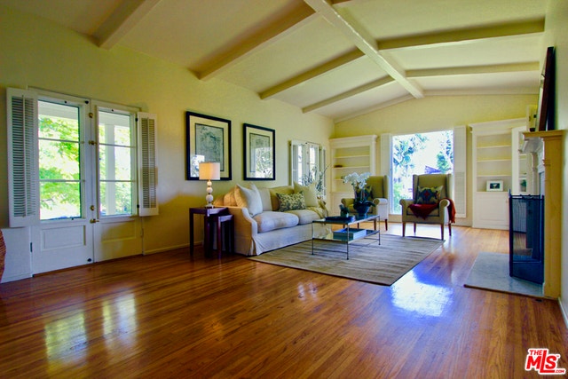 Property photo for 2963 QUEENSBURY Drive, Los Angeles, CA