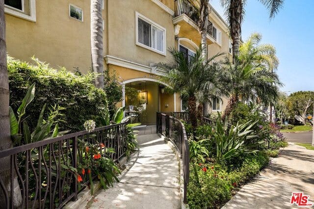 Property photo for 3401 S BENTLEY Avenue, #203, Los Angeles, CA
