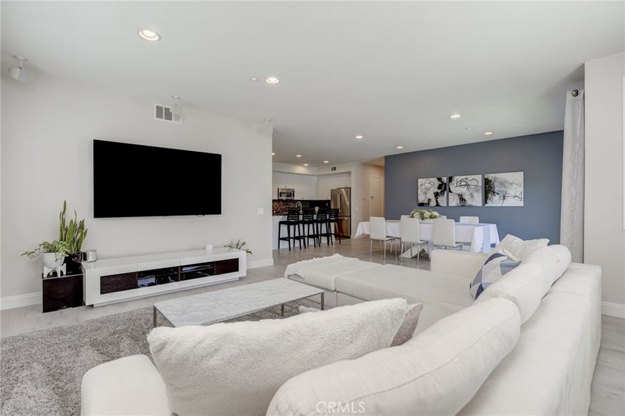 Property photo for 13024 Union Avenue, #302, Hawthorne, CA