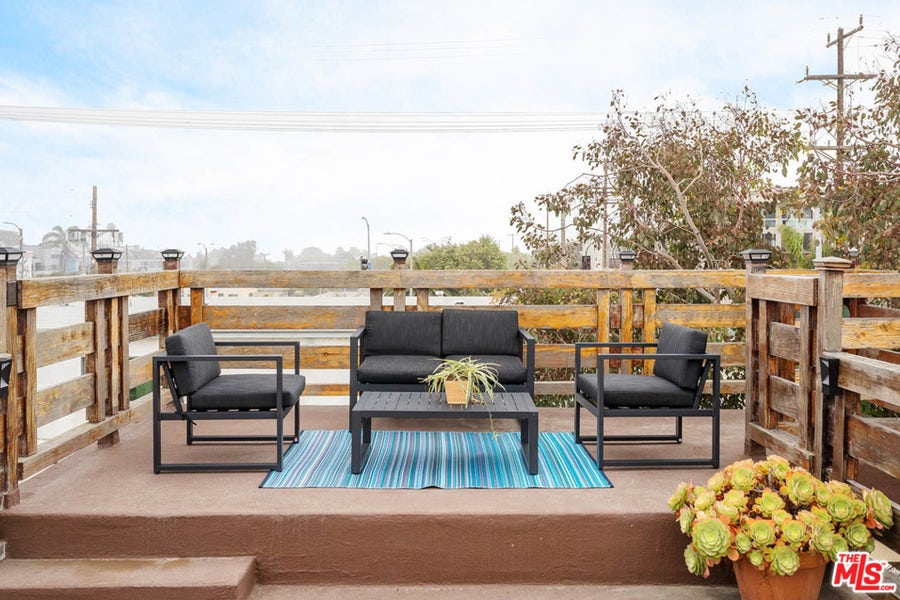 Property photo for 33 S Venice, Los Angeles, CA