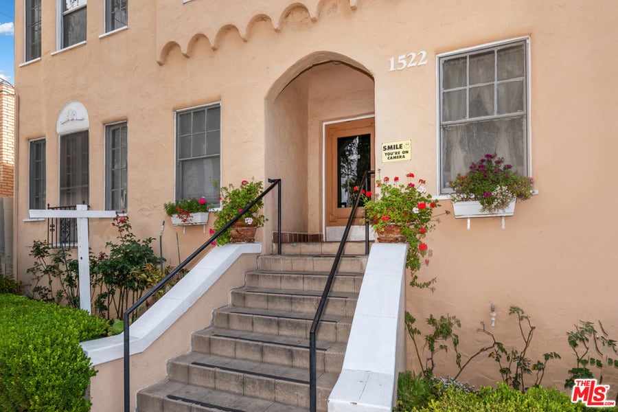 Property photo for 1522 N Mariposa Avenue, Los Angeles, CA