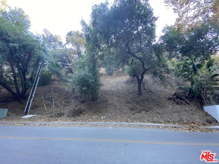 Property photo for 7506 Willow Glen Road, Los Angeles, CA