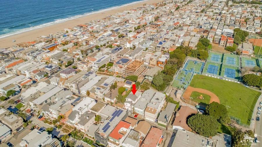 Property photo for 400 17th Street, Manhattan Beach, CA