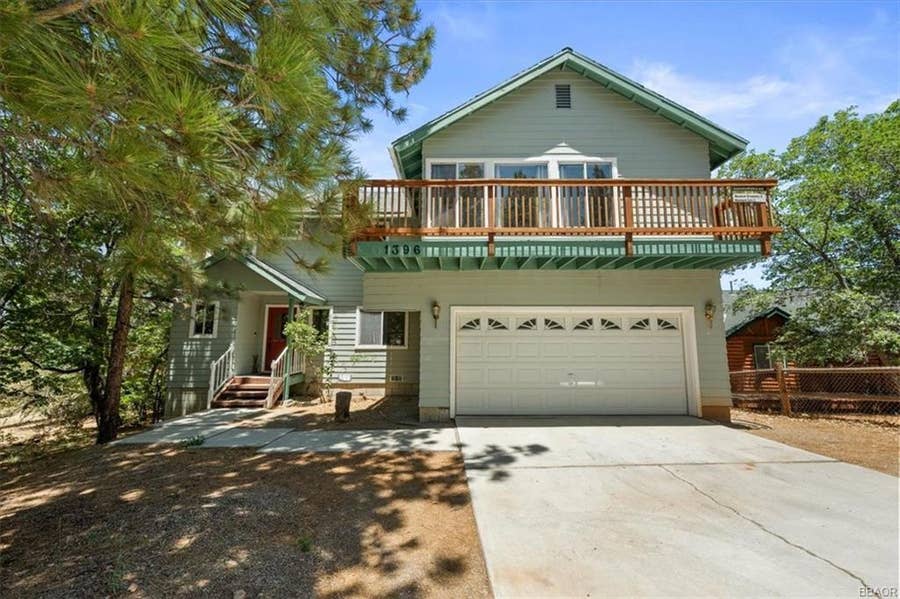 Property photo for 1396 La Crescenta Drive, Big Bear, CA