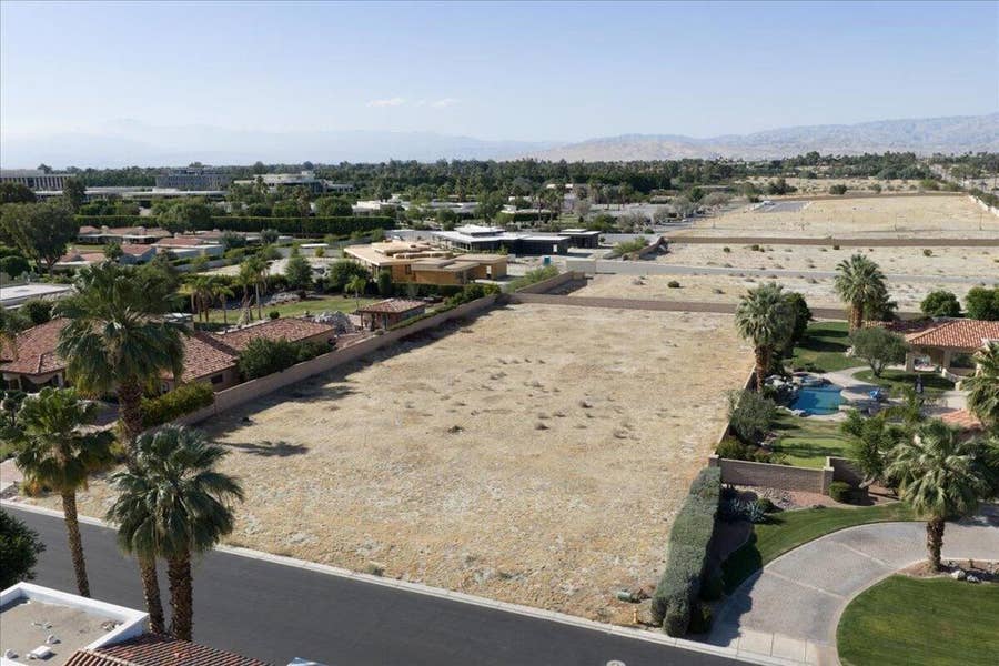 Property photo for 2 Carrera Place, Rancho Mirage, CA