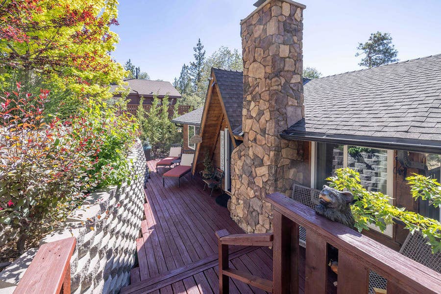 Property photo for 1126 Crags Lane, Fawnskin, CA