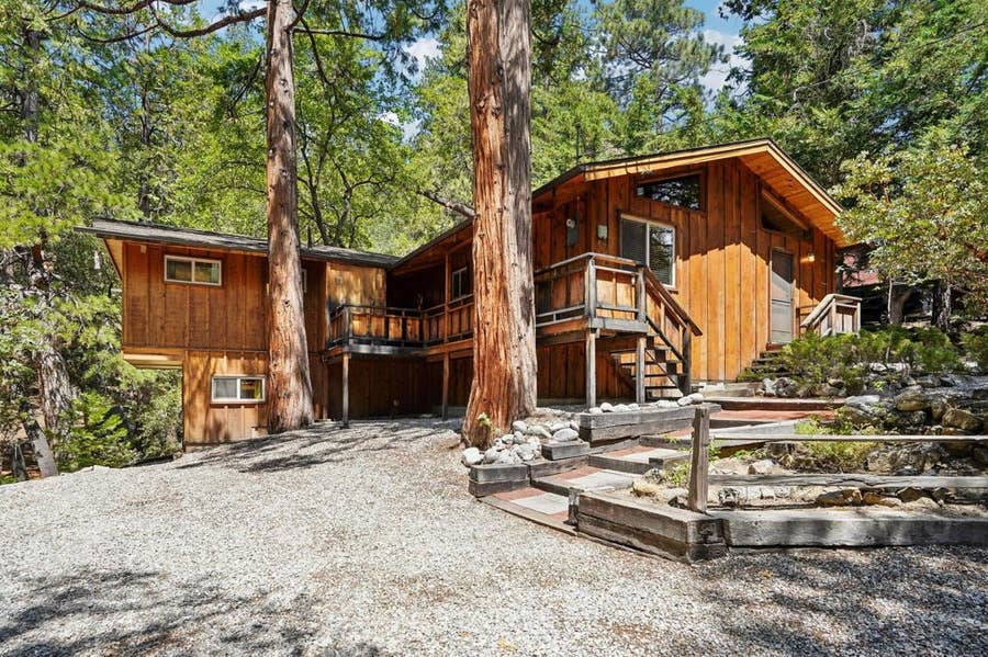 Property photo for 25425 Skyline Way, Idyllwild, CA