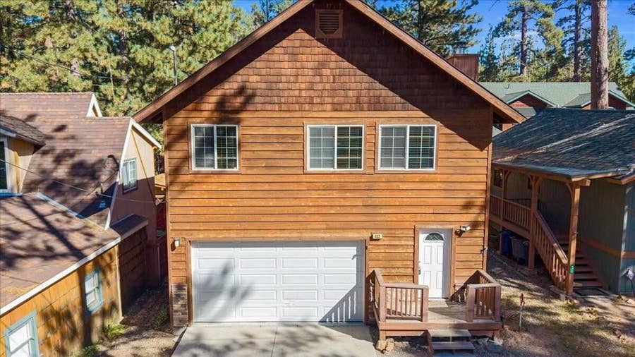 Property photo for 432 Chip-O-Wood, Big Bear, CA