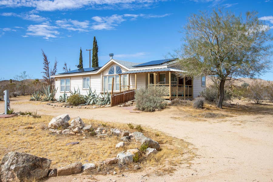 Property photo for 1959 Yetters Lane, Landers, CA