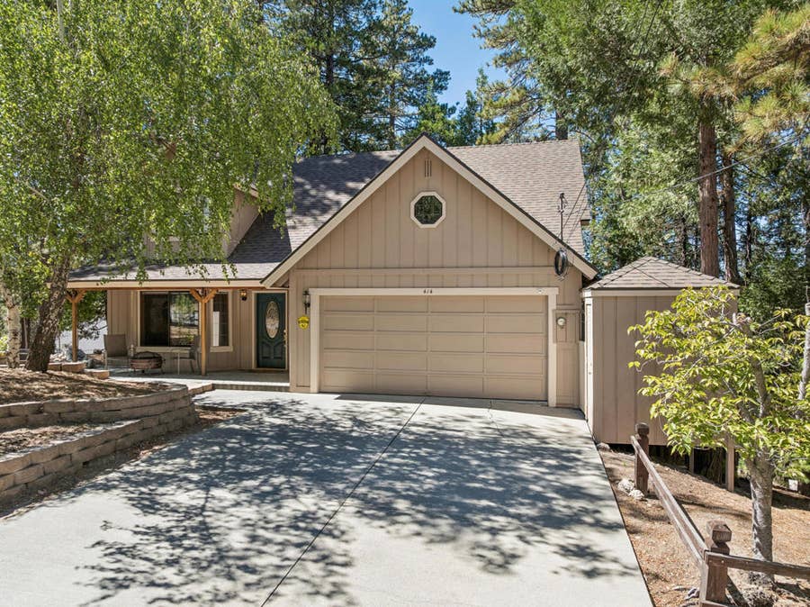 Property photo for 414 Pioneer Road, Lake Arrowhead, CA