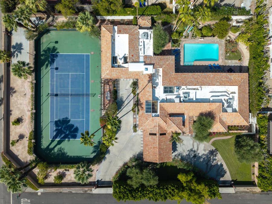 Property photo for 835 N Avenida Palmas, Palm Springs, CA