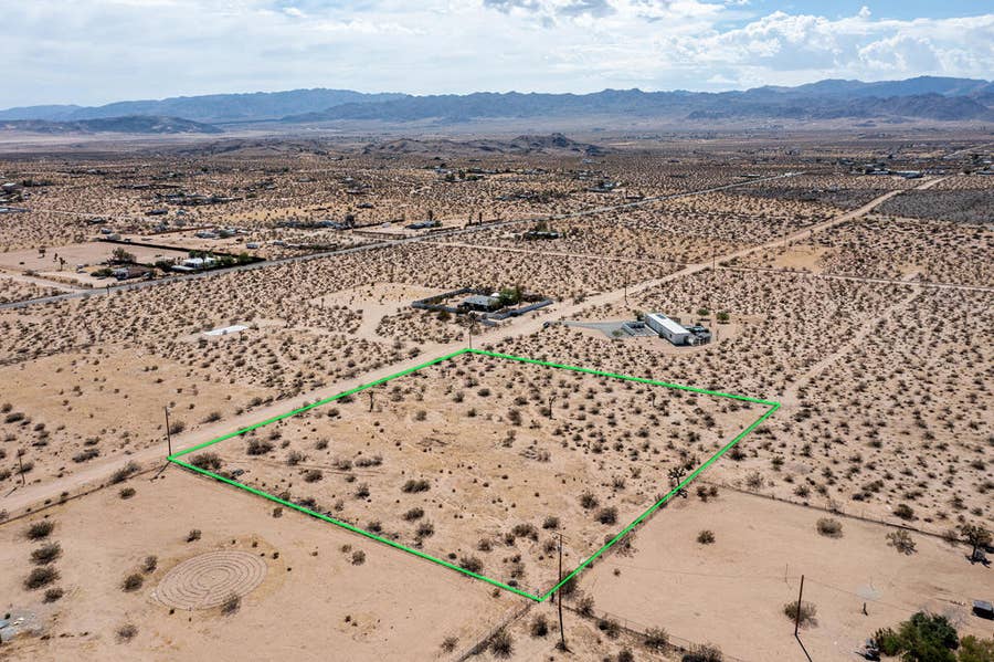 Property photo for 306 Stonehill Avenue, Joshua Tree, CA