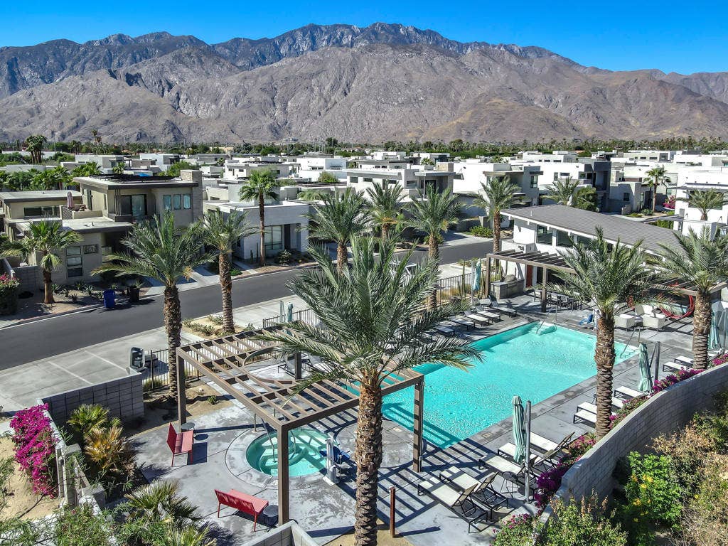 2712 Dancing Sands Drive, Palm Springs, CA 92262 Vibe5