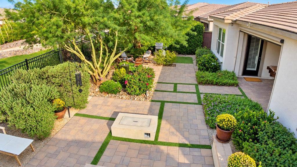 50845 Harps Canyon Drive, Indio, CA 92201 Bright Courtyard With Lush Landscaping-2