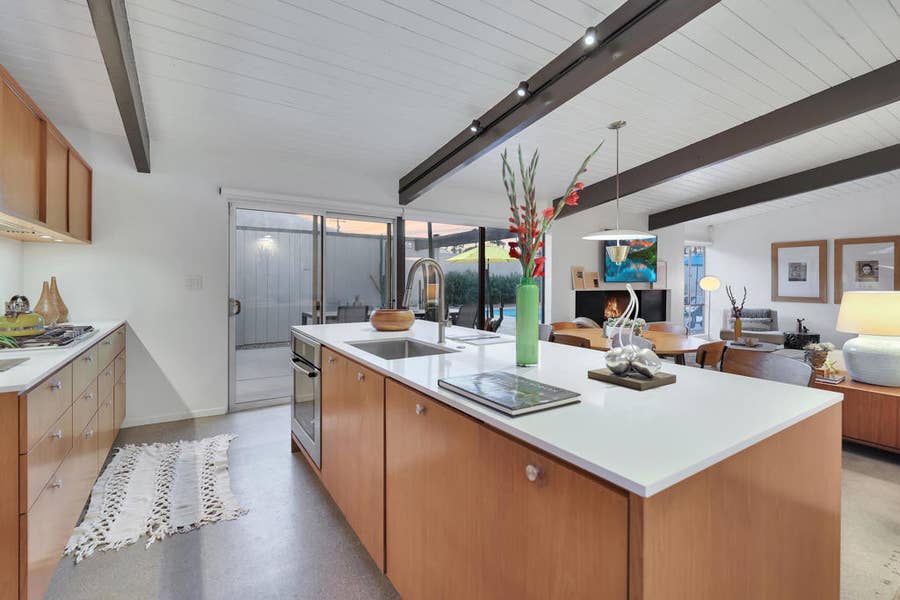 Property photo for 408 E Glen Circle N, Palm Springs, CA