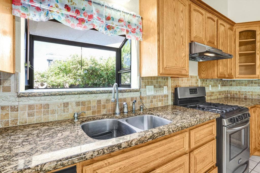 12582 Fern Avenue, Chino, CA 91710 11-216A8652_3_4_5_6