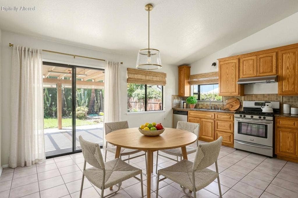 12582 Fern Avenue, Chino, CA 91710 Virutally staged for effect only - Kitch