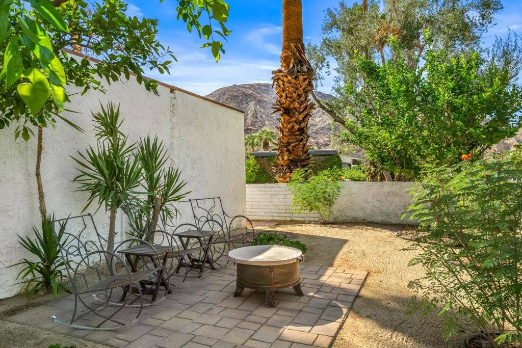 Frontyard Seating Area
