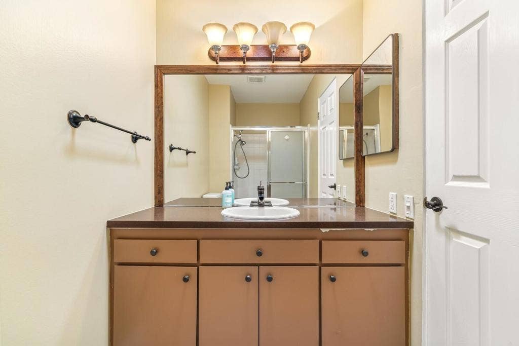 Primary EnSuite Bathroom
