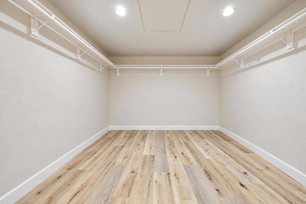 54721 Inverness, La Quinta, CA 92253 revised primary closet 54721 Inverness