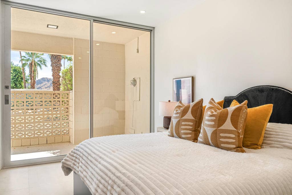 139 Desert Lakes Drive, Palm Springs, CA 92264 -