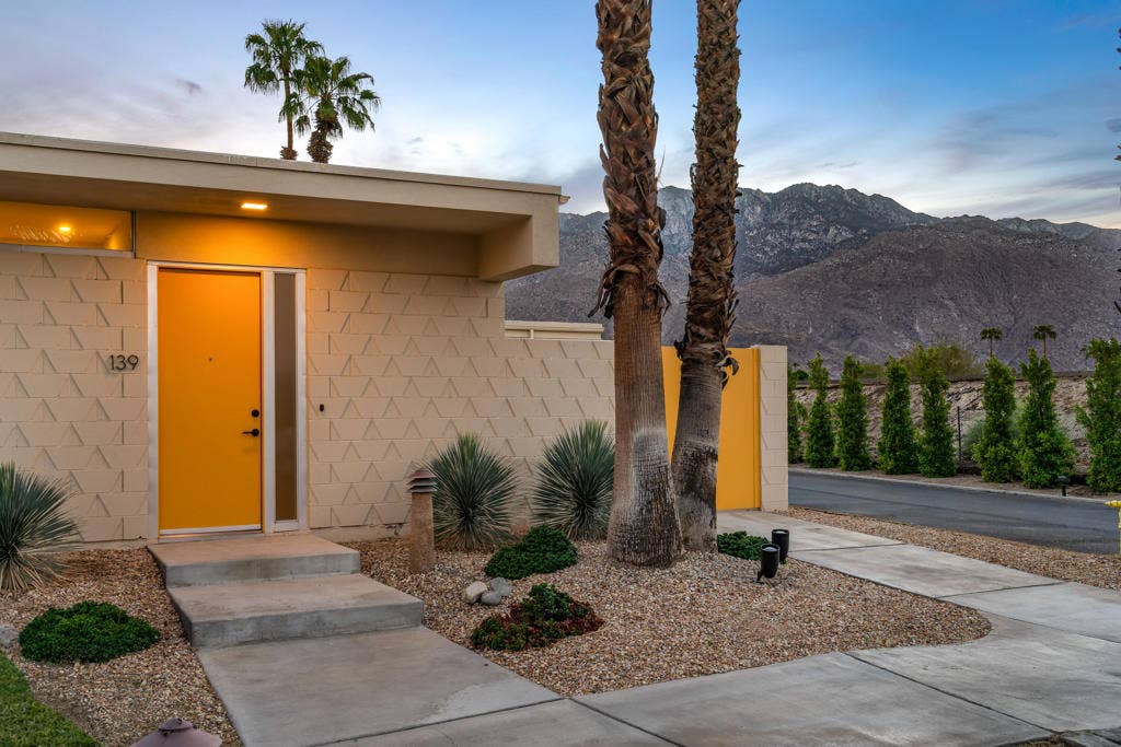 139 Desert Lakes Drive, Palm Springs, CA 92264 -