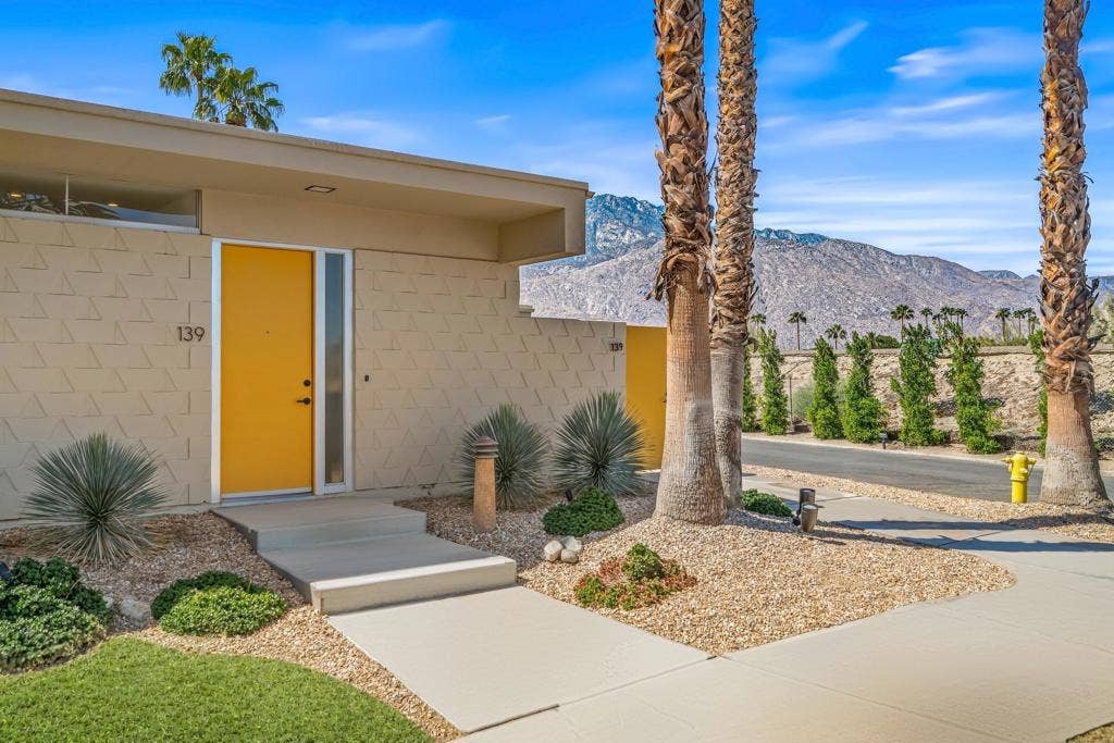 139 Desert Lakes Drive, Palm Springs, CA 92264 -