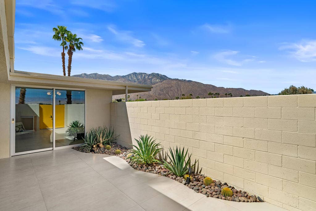 139 Desert Lakes Drive, Palm Springs, CA 92264 -