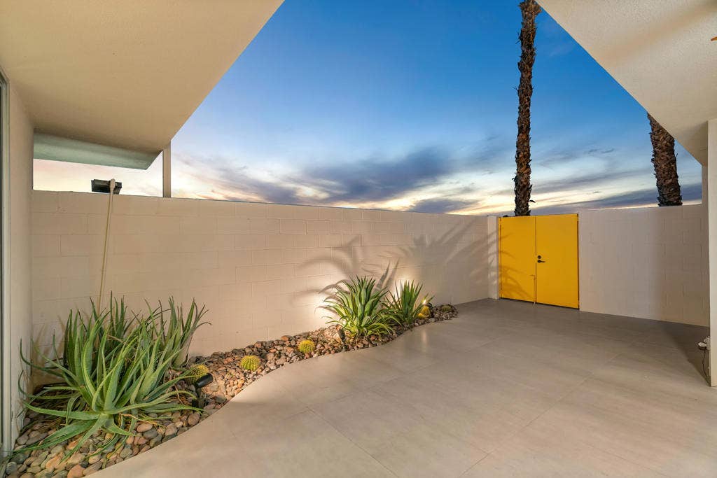 139 Desert Lakes Drive, Palm Springs, CA 92264 -