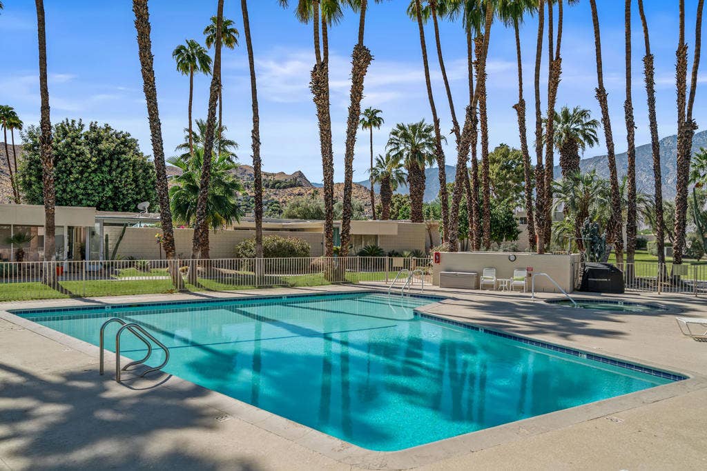 139 Desert Lakes Drive, Palm Springs, CA 92264 -
