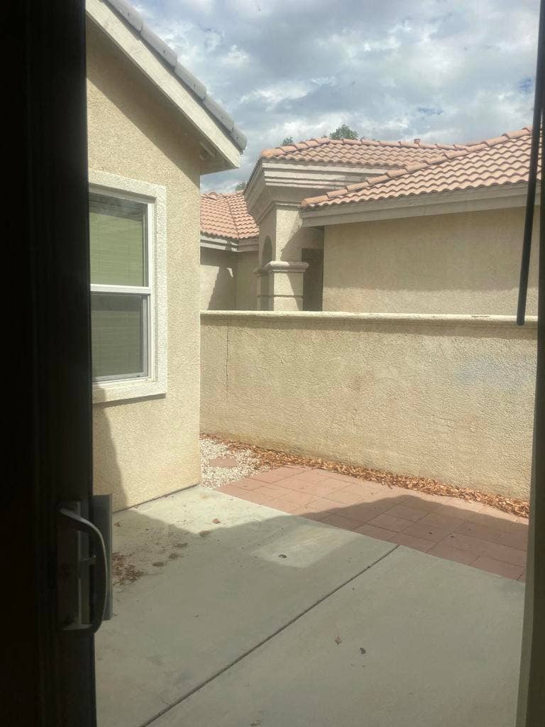 49634 Wayne Street, Indio, CA 92201 Side Patio