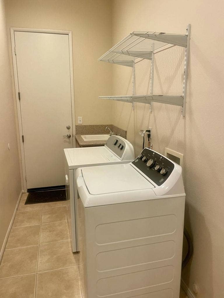 49634 Wayne Street, Indio, CA 92201 Laundry Room