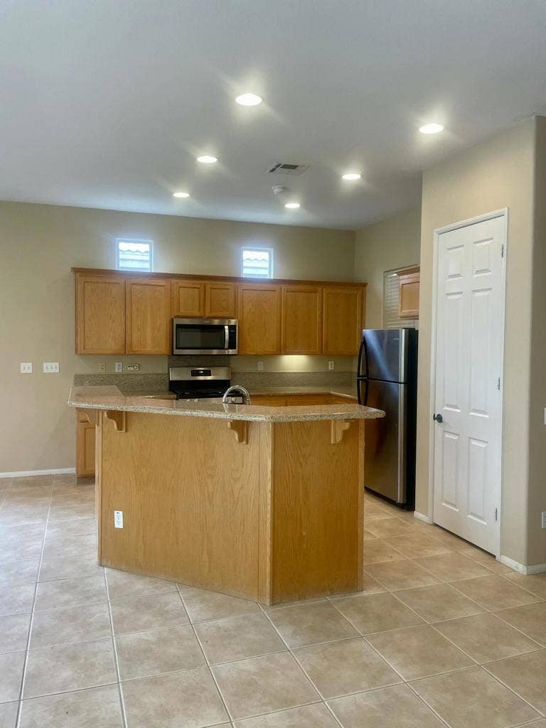 49634 Wayne Street, Indio, CA 92201 Kitchen