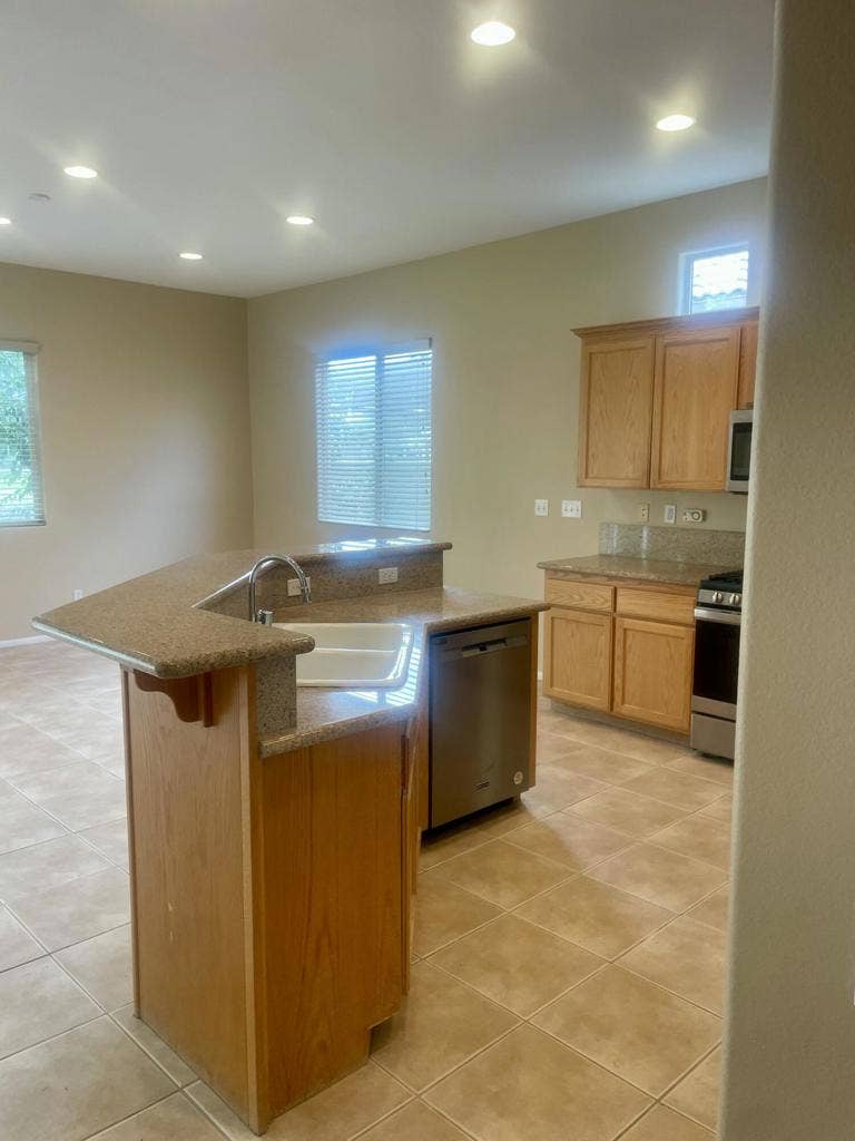 49634 Wayne Street, Indio, CA 92201 Kitchen