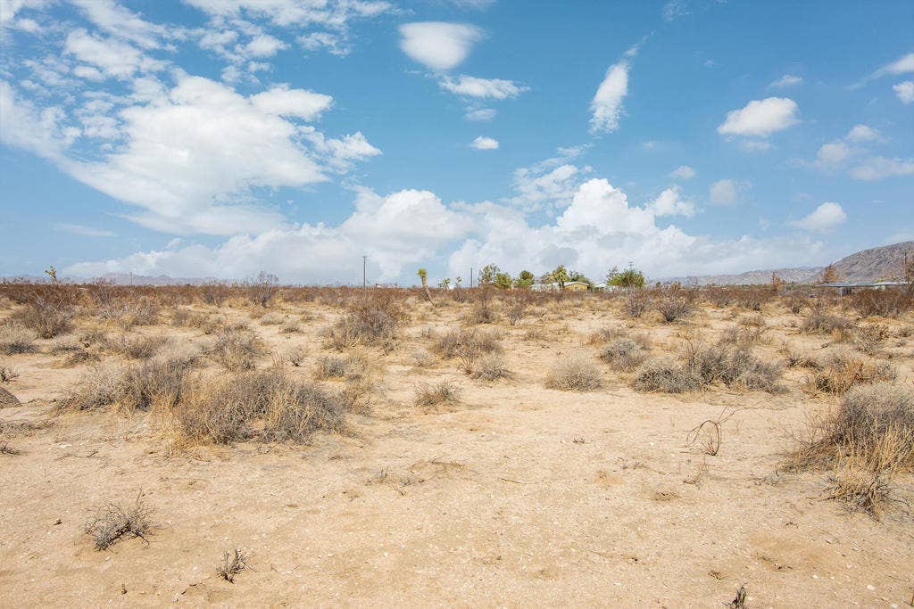 210 Kuna Avenue, Landers, CA 92285 IMG_0354
