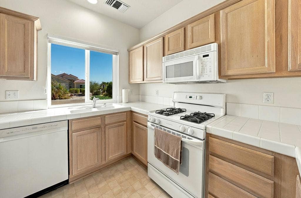 36583 Monarch Pass, Palm Desert, CA 92211 Photo-16