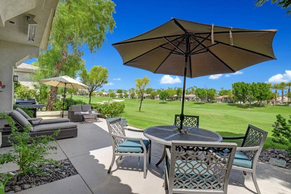 031BACK PATIO DINING TO VIEW