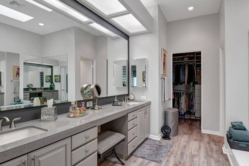 022MASTER BATHROOM VANITY